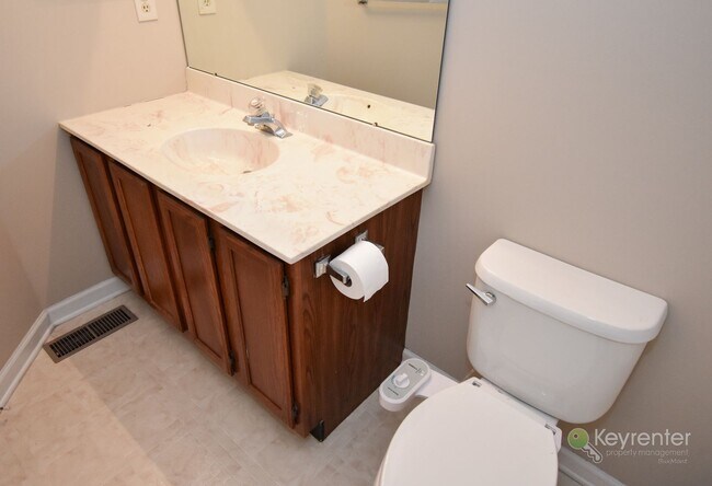 Building Photo - 5474 Grandview Ln