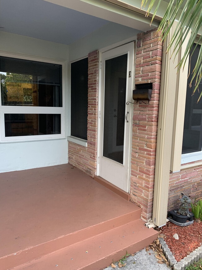 Building Photo - 1500 NW 5th Ave