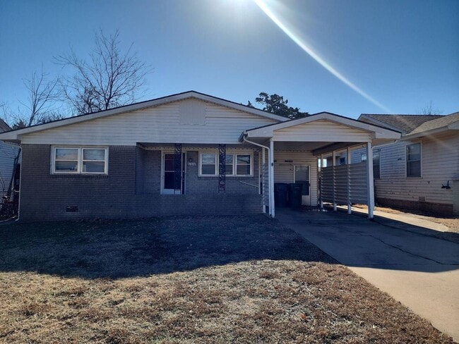 Building Photo - 2 Bed 1.5 Bath in OKC!
