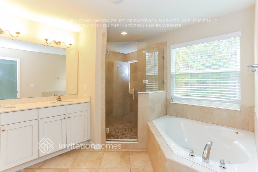 Building Photo - 12466 Itani Wy