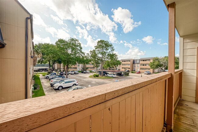 Building Photo - 8415 Hearth Dr