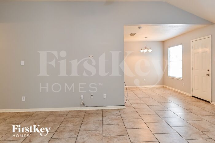Building Photo - 28914 Stone Fox Dr