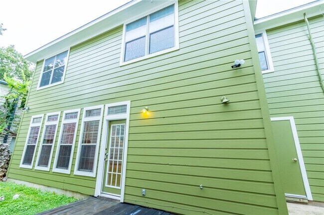 Building Photo - 306 E 34th St