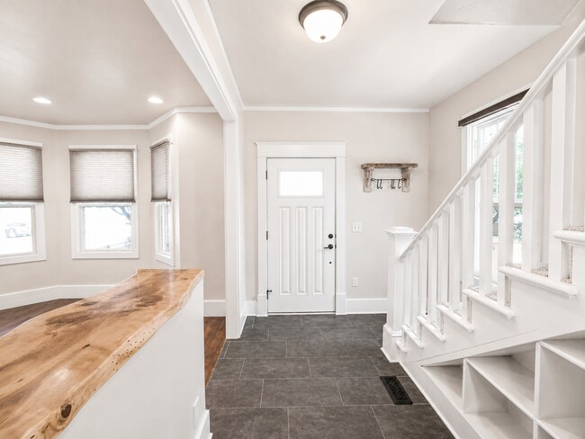 Building Photo - Heart of Bend Oasis: 3-Bedroom Home with Live-Edge Accents, New Carpet, and Fenced-In Parking