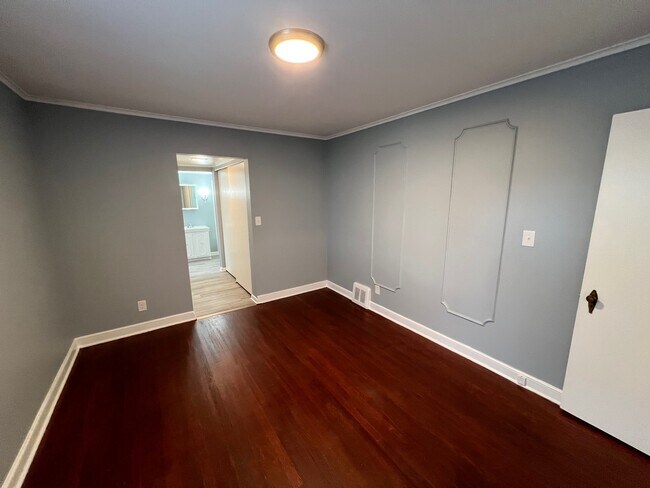Building Photo - 336 Demorest Rd