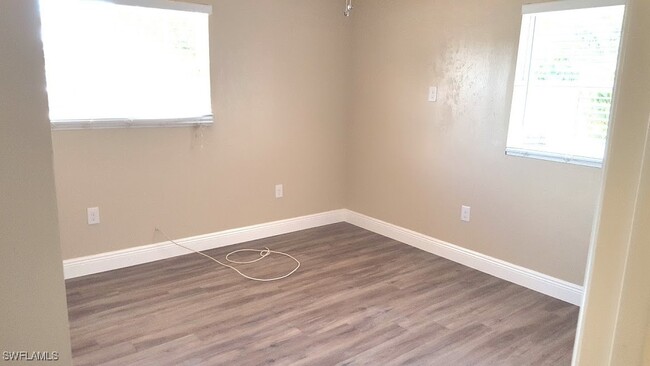 Building Photo - 12080 Moss Dr