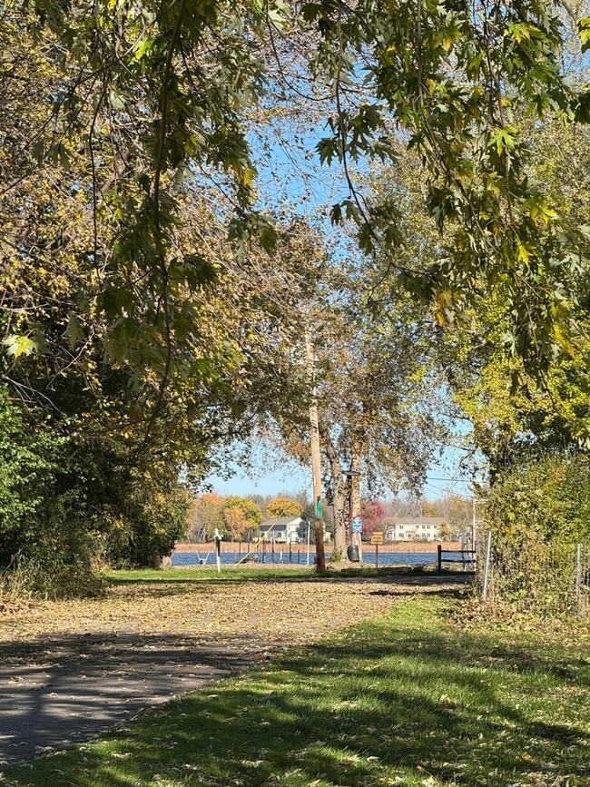 Building Photo - 26895 Bernice St