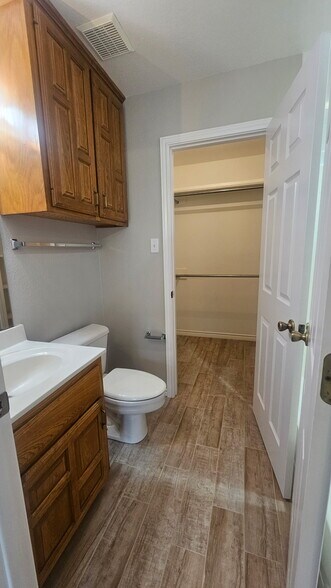 Bathroom - 203 Bluebonnet St