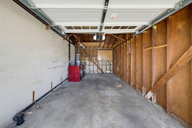 Building Photo - 718-720 WILLIAMS ST