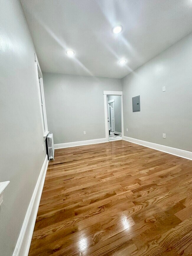 Building Photo - 469 Avenue A