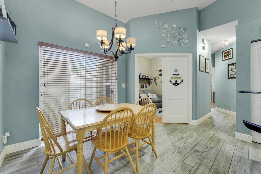 Building Photo - 5959 Durango Dr