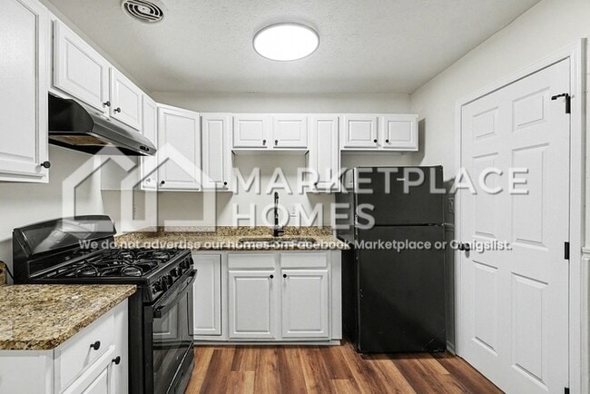 Building Photo - 10199 Foxfire Terrace