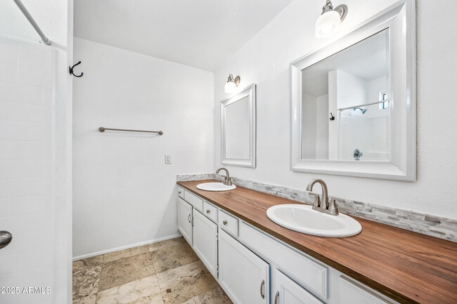 Building Photo - 3060 E John Cabot Dr