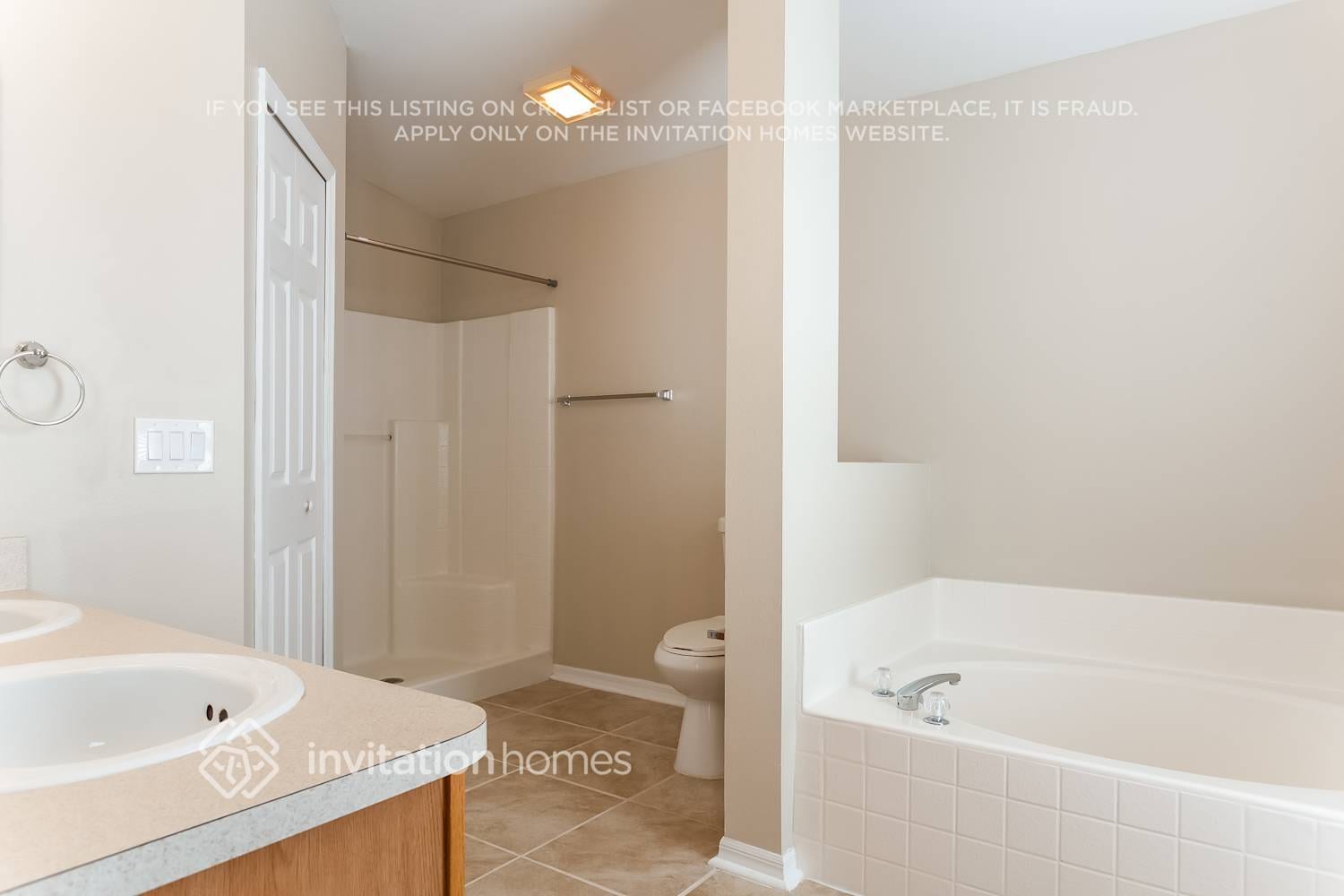 Building Photo - 2434 Bayhill Dr