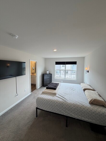 Building Photo - 454 18th Ave