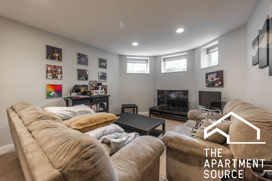 Building Photo - 2321 N Lister Ave