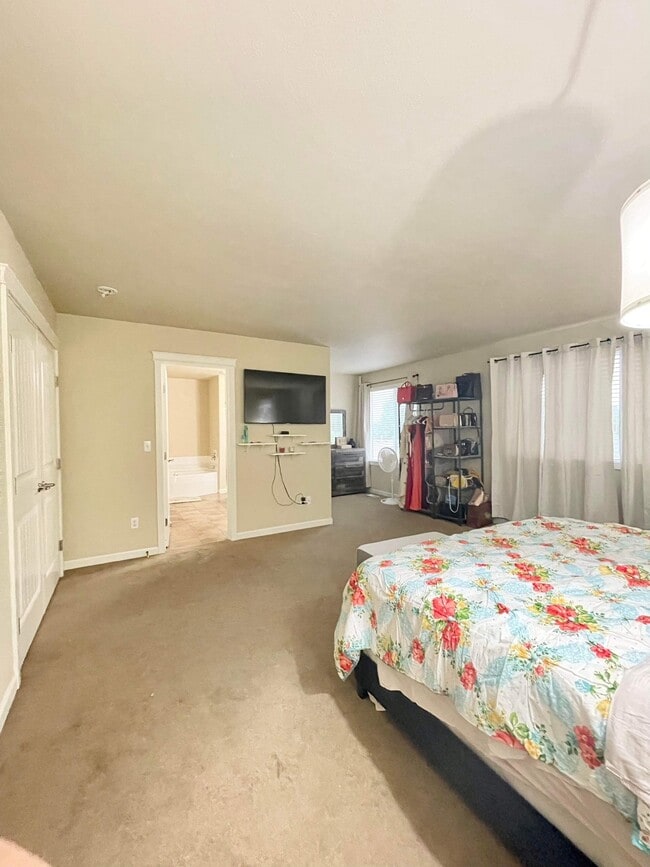 Building Photo - 1616 Farina Lp SE