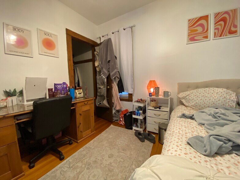 Building Photo - 24 Darling St