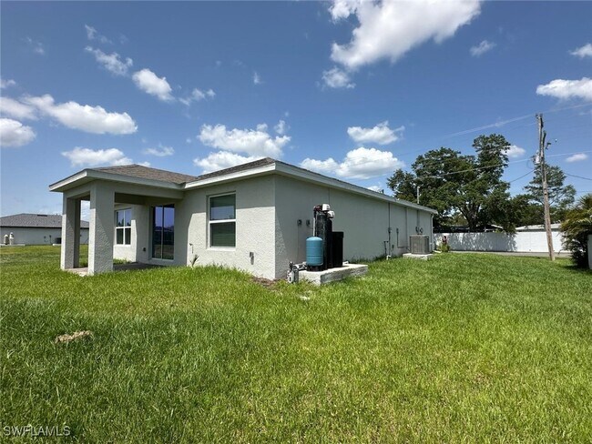 Building Photo - 3706 Garden Blvd