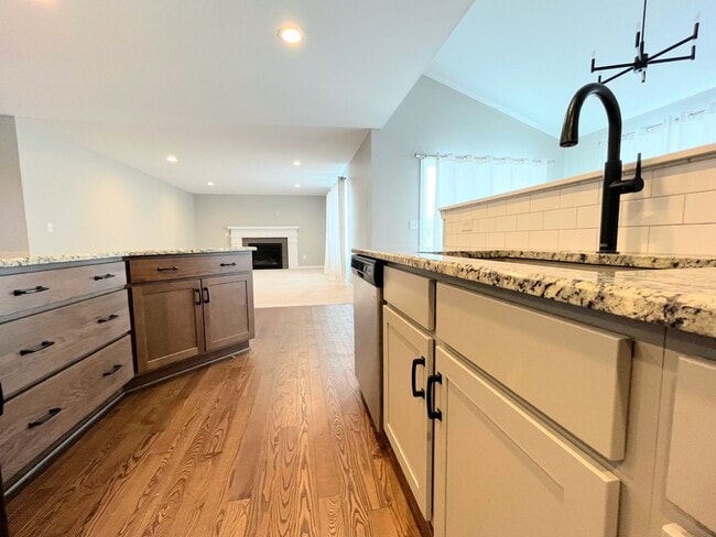 Building Photo - Stunning 4-Bed Single-Family Home For Rent in Amherst - Cherry Laurel Lane