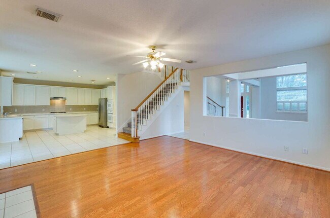 Building Photo - Spacious 5-Bedroom Home in Brazos Landing!