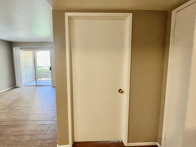 Building Photo - First-Floor Condo with Detached Garage in Gated Ranch Viejo