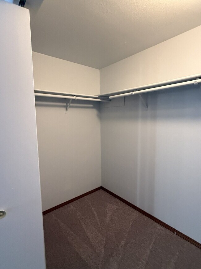 Building Photo - MOVE IN READY- Remodeled 2-bedroom Townhome!