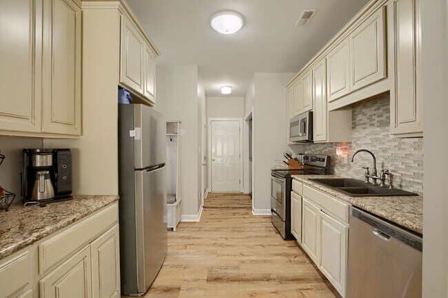 Building Photo - Call Sabrina Thomas at 757-767-0767 for more information