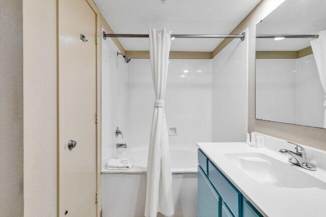 Building Photo - 1700 N Ocean Blvd