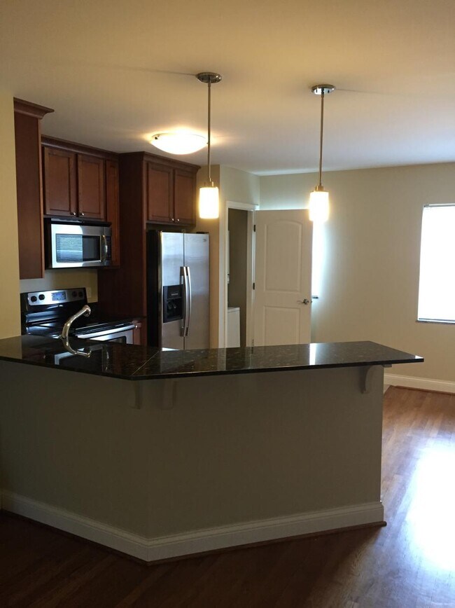 Building Photo - 8140 Whitburn Dr