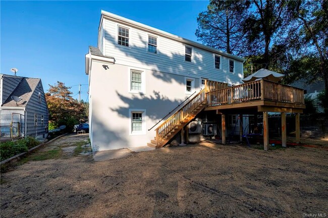 Building Photo - 21 New Castle Dr