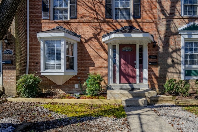 Building Photo - 8032 St Annes Ct
