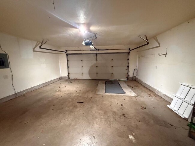 Building Photo - 18509 Chestnut Oak Dr