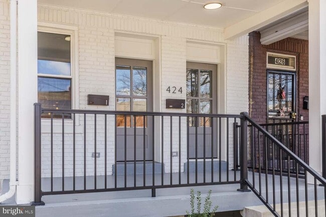 Building Photo - 424 Taylor St NW