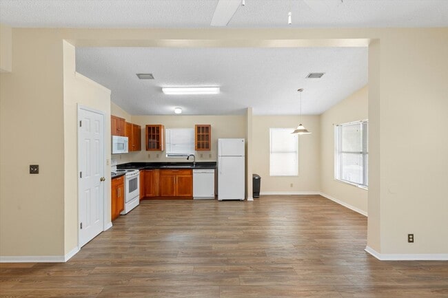 Primary Photo - 3 Bedroom 2 Bathroom Unfurnished House for...