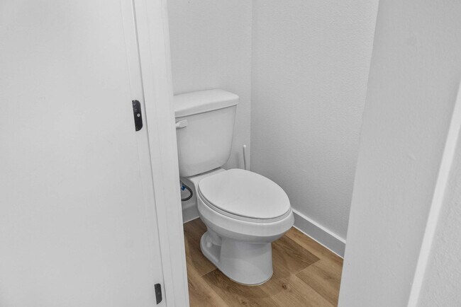 Building Photo - 6740 Peerless St