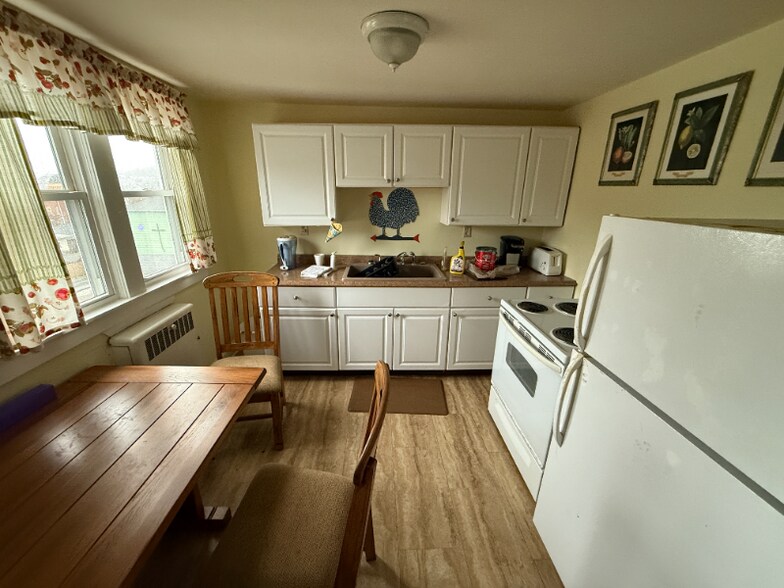 Building Photo - 639 Mulberry Ave