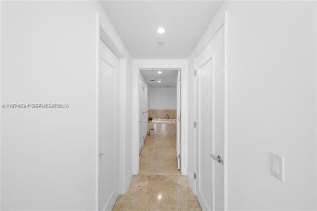 Building Photo - 17001 Collins Ave