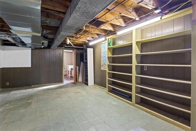 Building Photo - 45 Marsden Rd