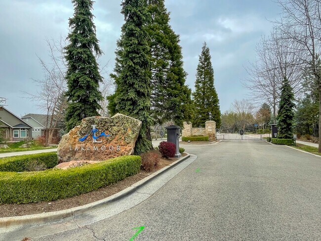 Building Photo - 307 E Grove Creek Ln