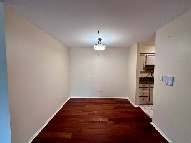 Building Photo - 6102 Knoll Valley Dr