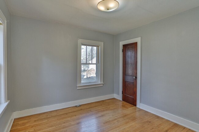 Building Photo - 2 Bed 1.5 Bath Single Family Home With Large Upper Loft Area in Wausau