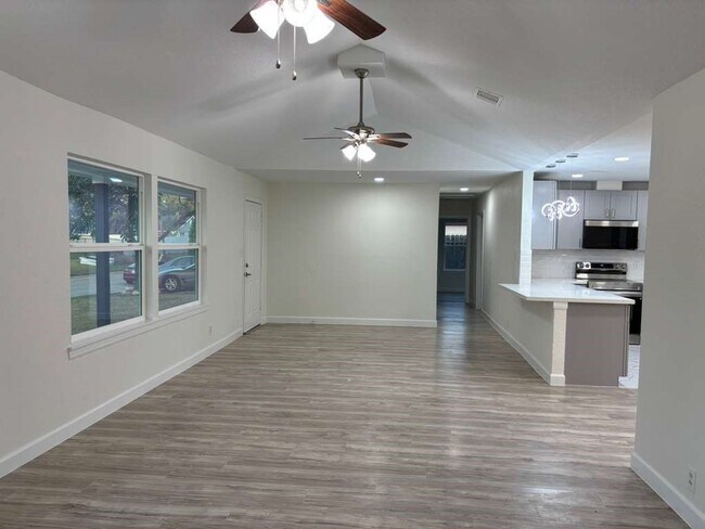 Building Photo - 1310 Canterview Dr