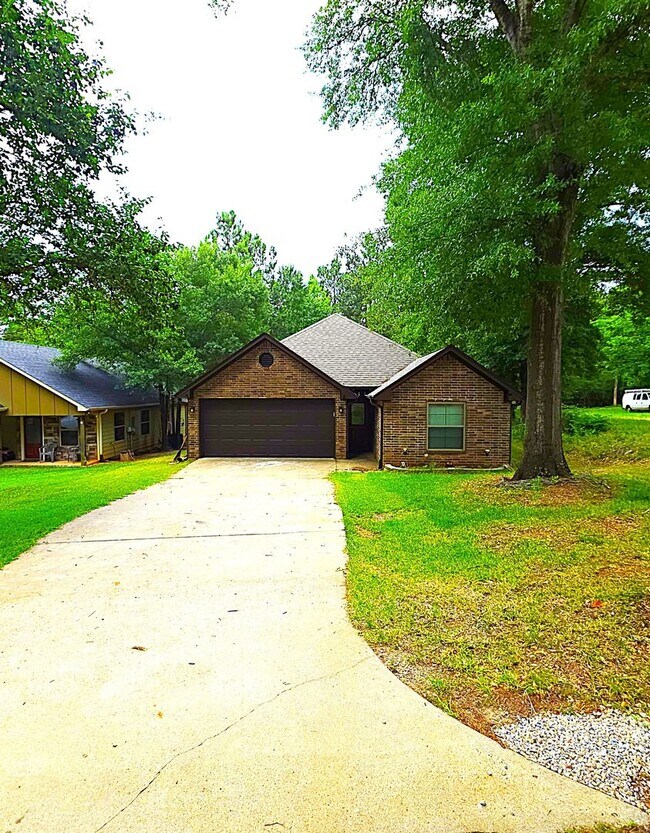 Building Photo - Ready to Move Into Your Dream Rental Home?