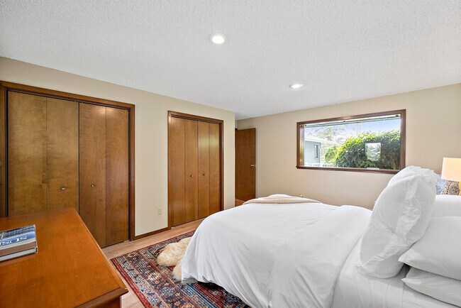 Building Photo - 153 Maple Ln NW