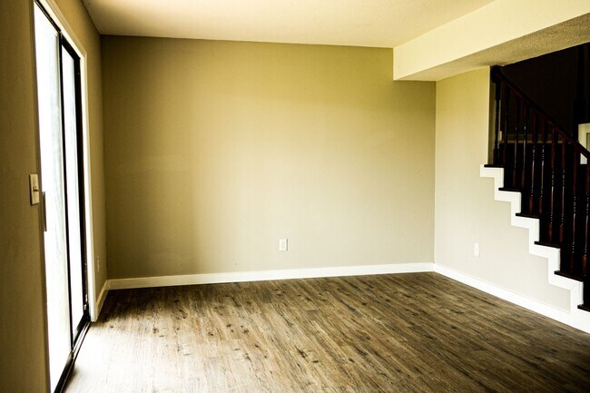 Building Photo - 1422 Stratton Pl Dr