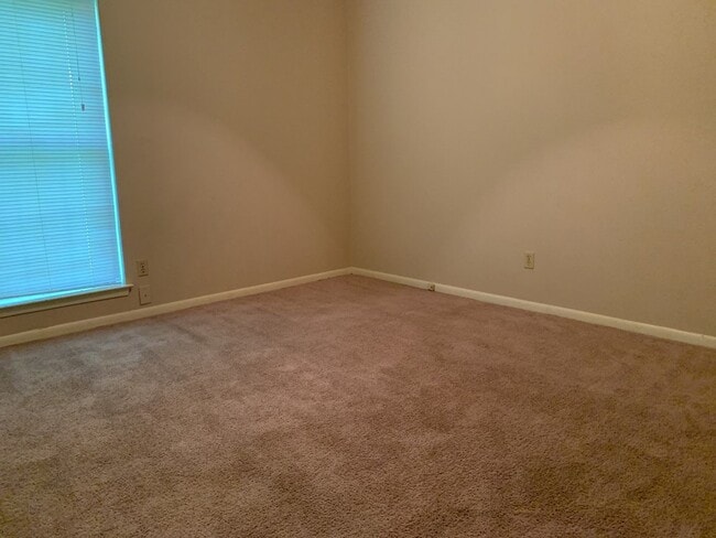 Building Photo - 618 Overbluff St