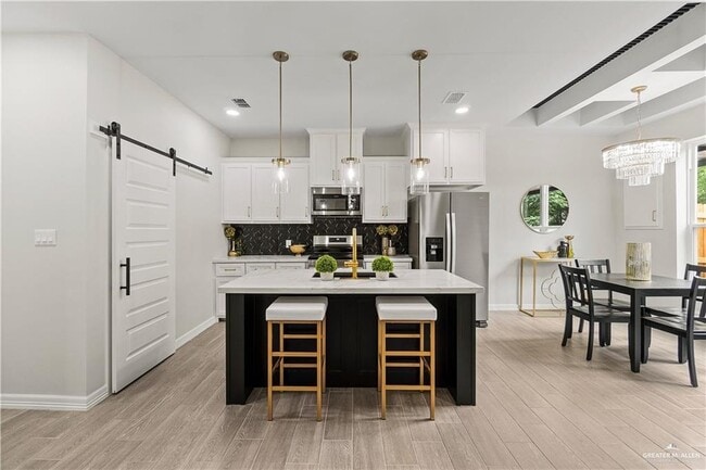 Building Photo - 27 N Crown Point