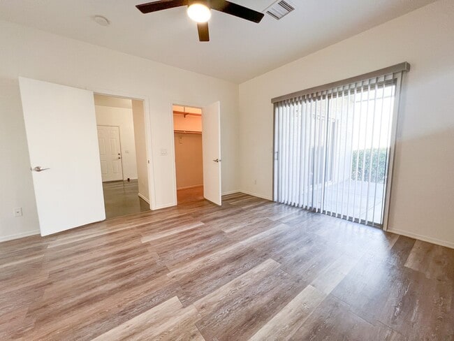 Building Photo - TOWNHOME - COTTONWOOD - HOA Cottonwood Square Commons