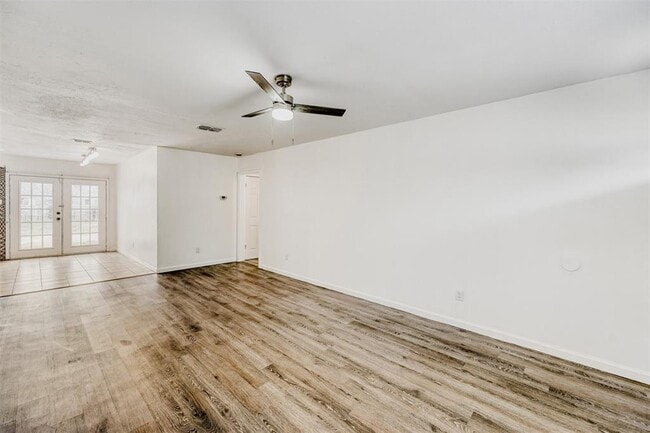 Building Photo - 6206 Hogan Ave